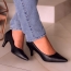 Scarpin Clássico Salto Médio Bico Fino Preto R$89,90 Em estoque SKU SCP-8100